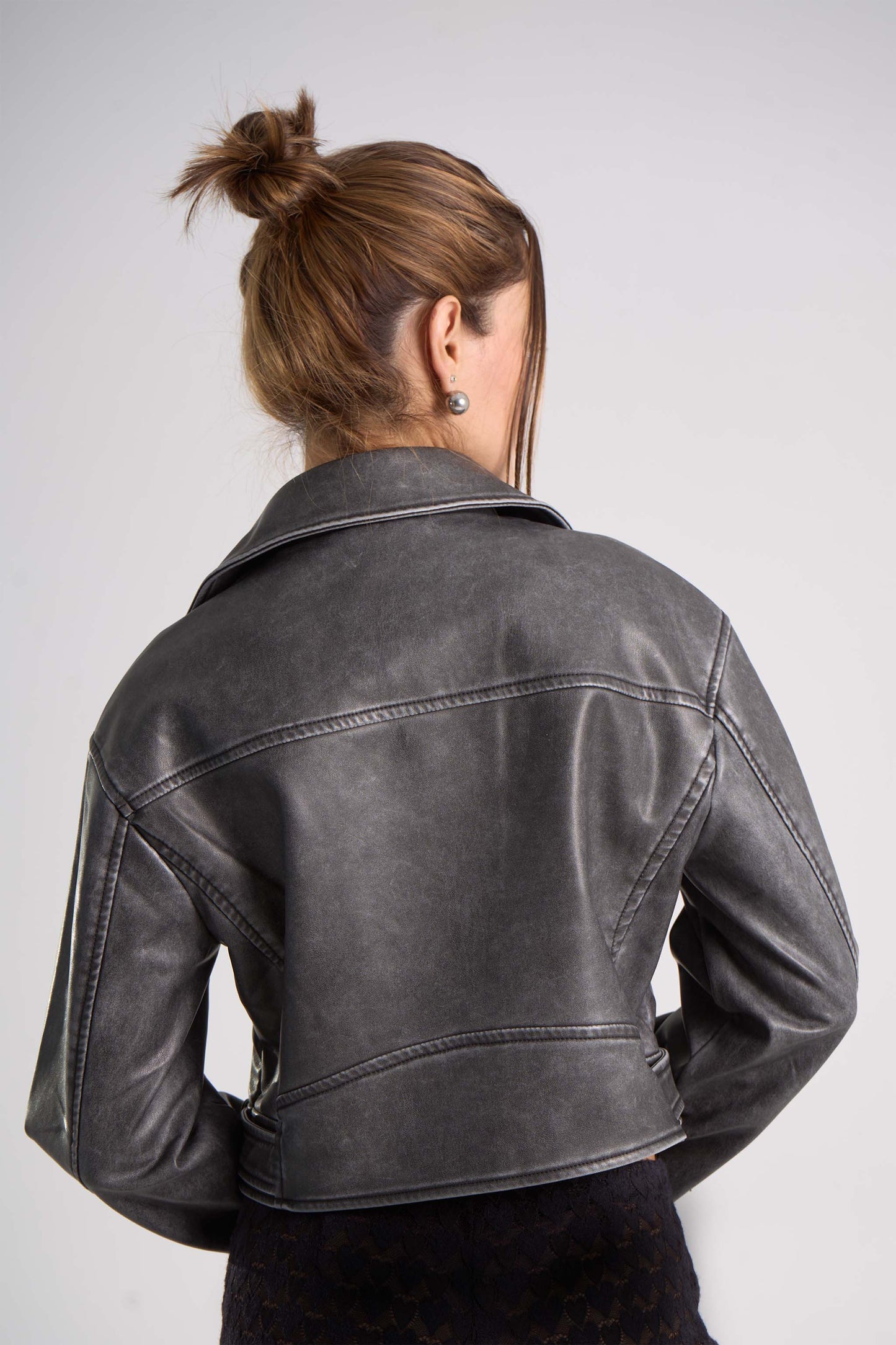 24  CHAQUETA BIKER EFECTO PIEL DESGASTAD